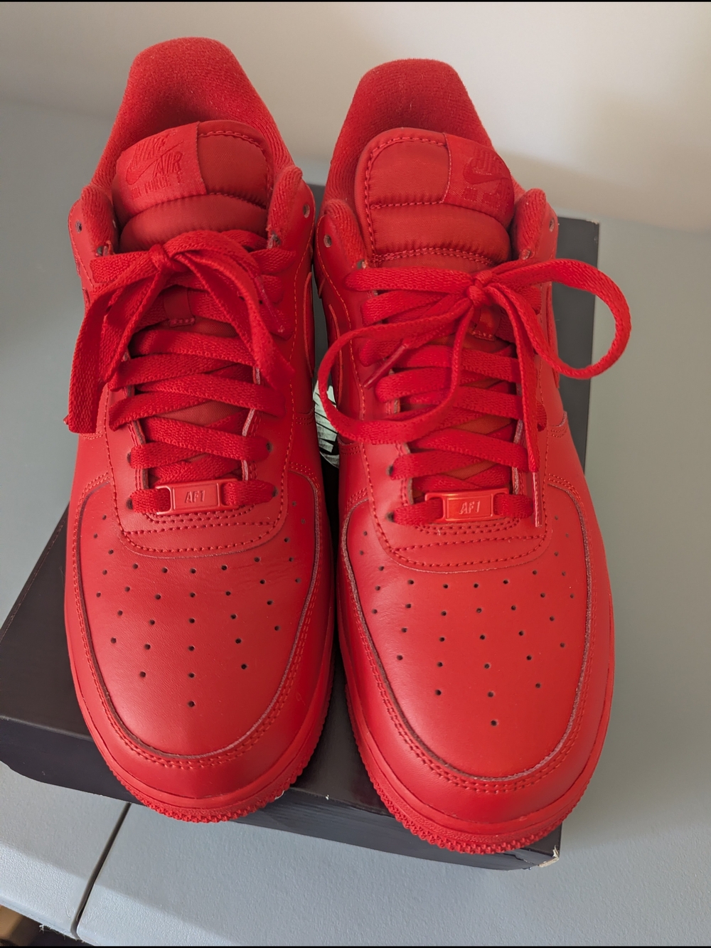 Nike Low-Top Sneakers in Vibrant Red - Picture 2 of 4